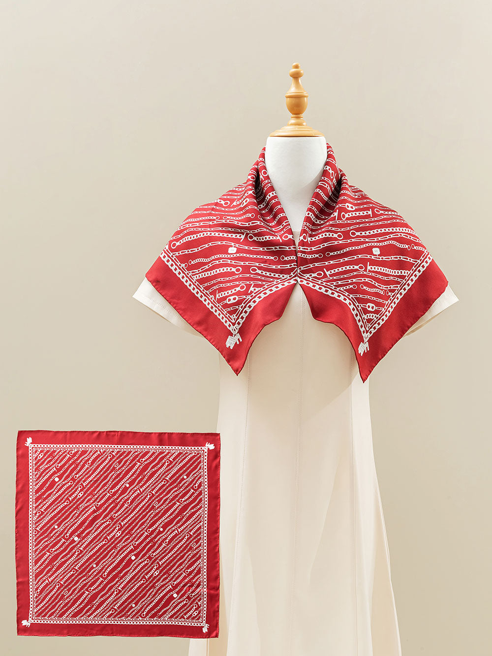 XWC7105-2 Chain Baroque Silk Twill Square Scarf