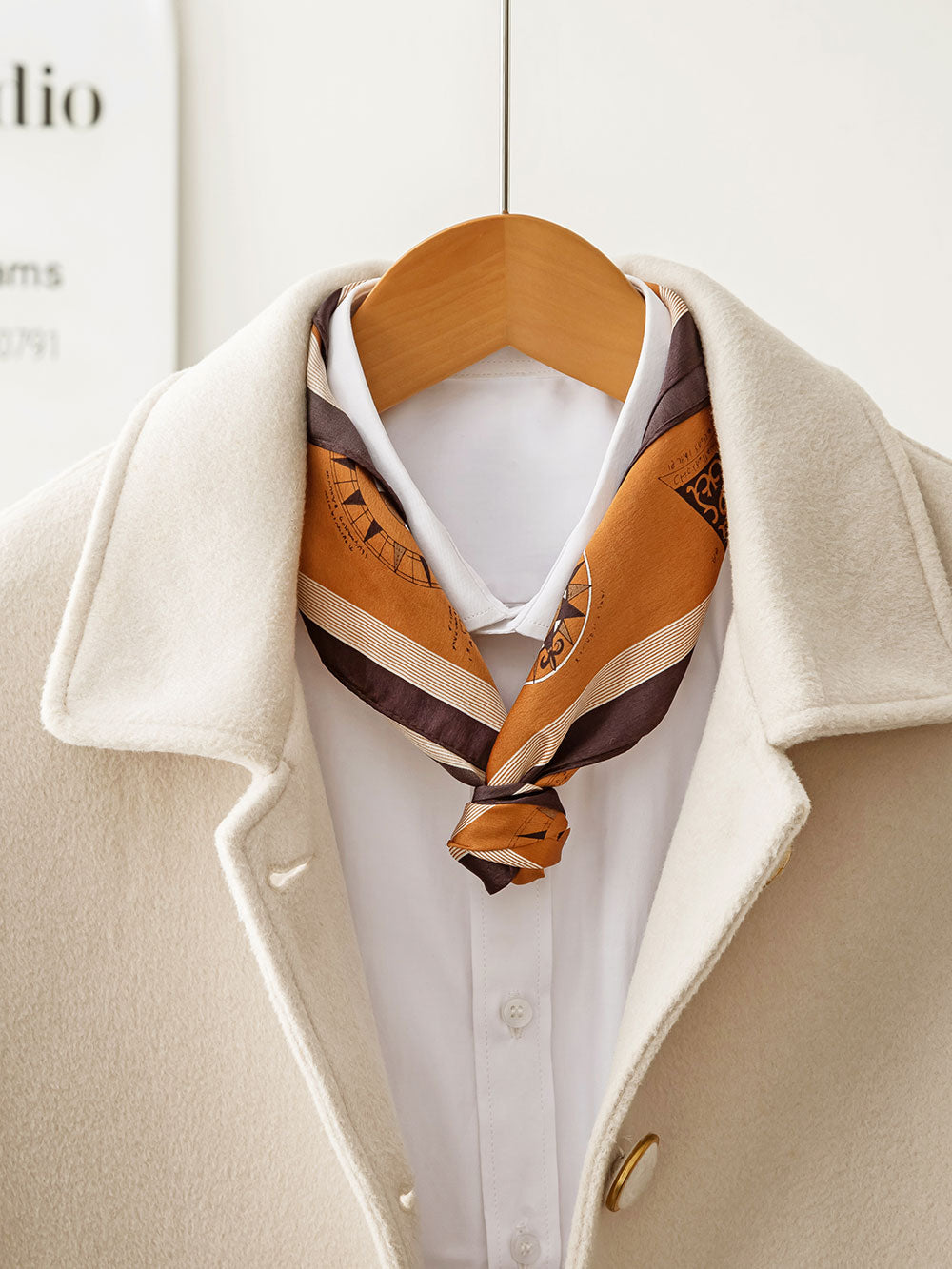 ZSFJ77 Caramel Star Geometric Pattern Square Scarf