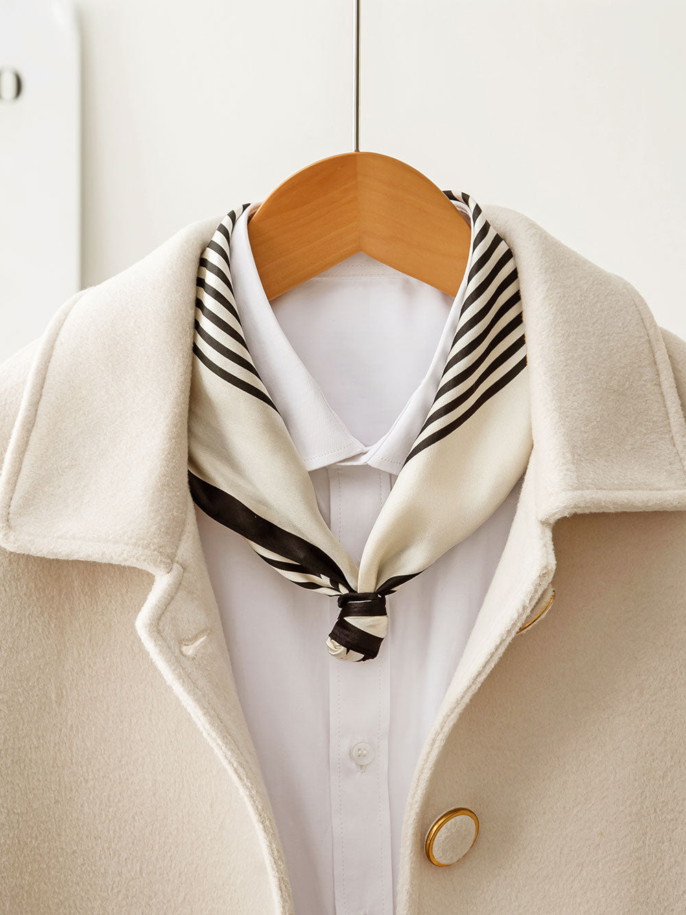 ZSFJ150 Black And White Striped Small Square Scarf